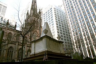 Alexander-Hamilton-Memorial, Trinity Church in New York (1839)  © Alexander Gautsch